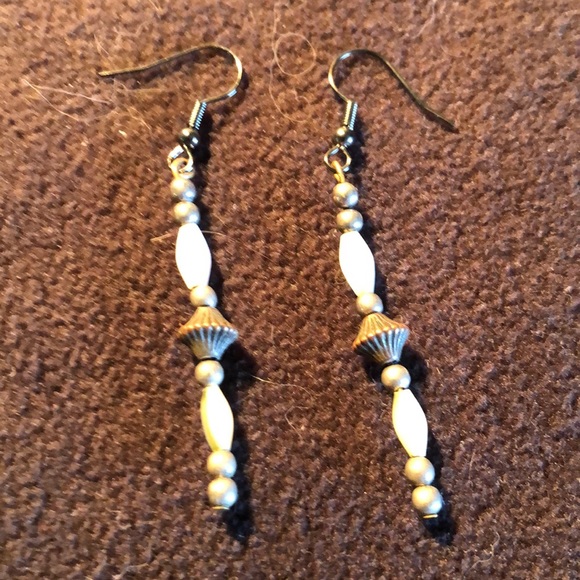 Bohemian dangle pierced earrings - Picture 2 of 2